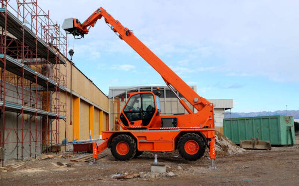 N138 Telescopic Handler Suspended Loads